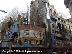 Altra veduta delle Hundertwasserhaus Altra veduta delle Hundertwasserhaus