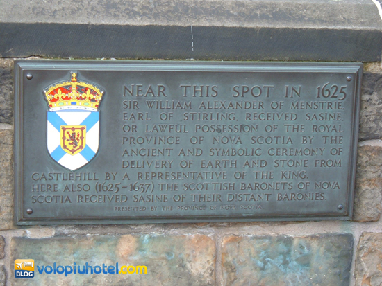 Targa commemorativa all'interno del castello di Edimburgo