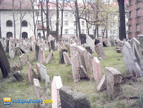 Il vecchio cimitero ebraico di Praga 