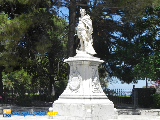 La statua di Schulenburg a Corfù