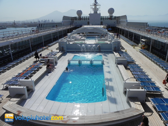 Nave da crociera vuota