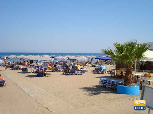 Spiaggia di Faliraki a Rodi