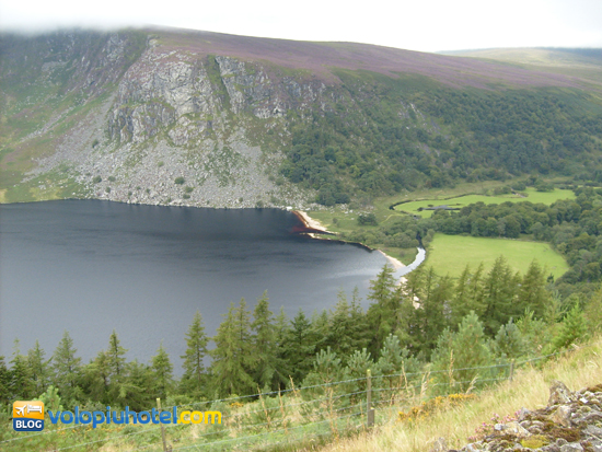 il Lough Tay nella contea di Wicklow 