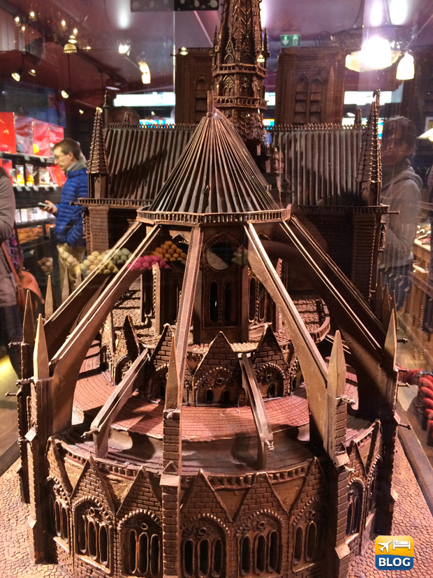 Scultura di cioccolato di Notre Dame 