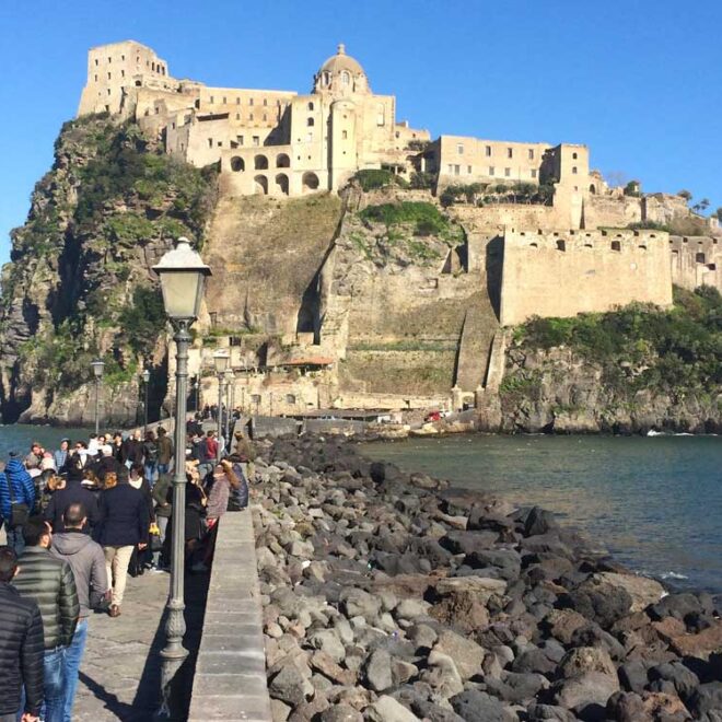 Come arrivare da Ischia porto a Ischia ponte