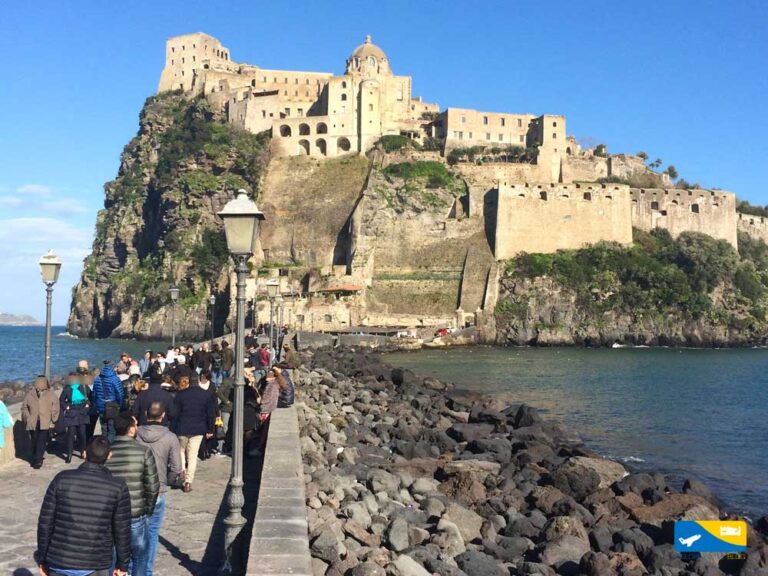 Come arrivare da Ischia porto a Ischia ponte