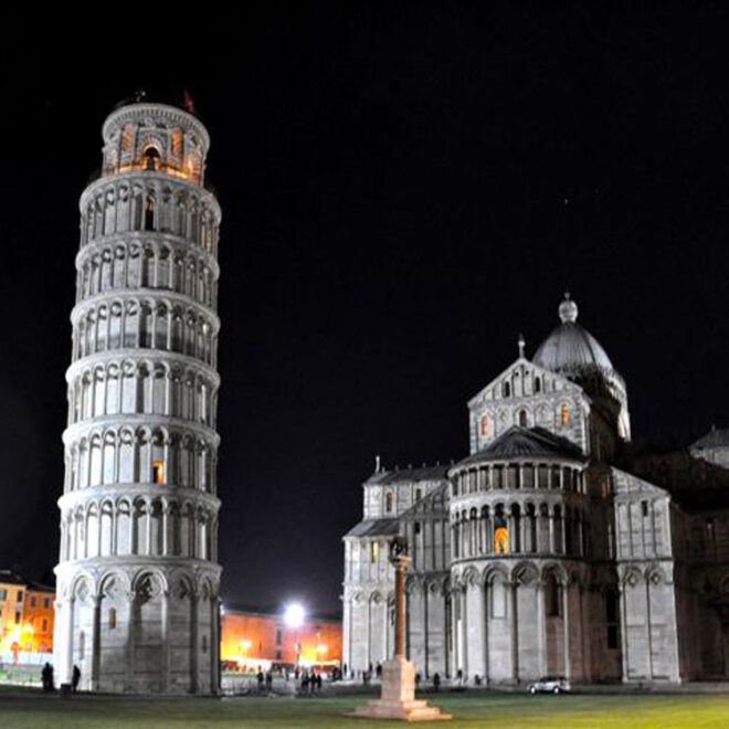 Piazza dei Miracoli a Pisa aperture serali