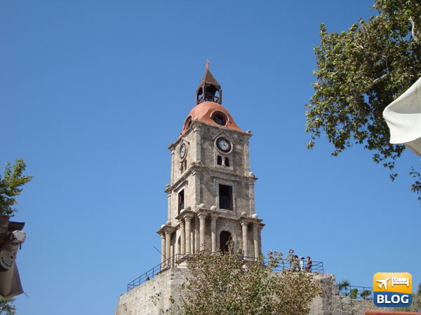 Visitare la Roloi clock tower nella città vecchia di Rodi