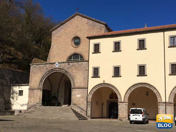 Roccamonfina: Il Santuario di Santa Maria dei Làttani